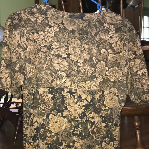 D&C Tee - Picture 2 of 4